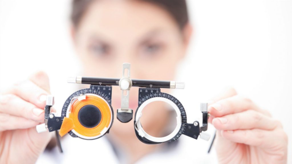 eye checkup equipment