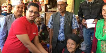 वडामै पुगेर प्रभु बैकले वितरण गरियो भत्ता