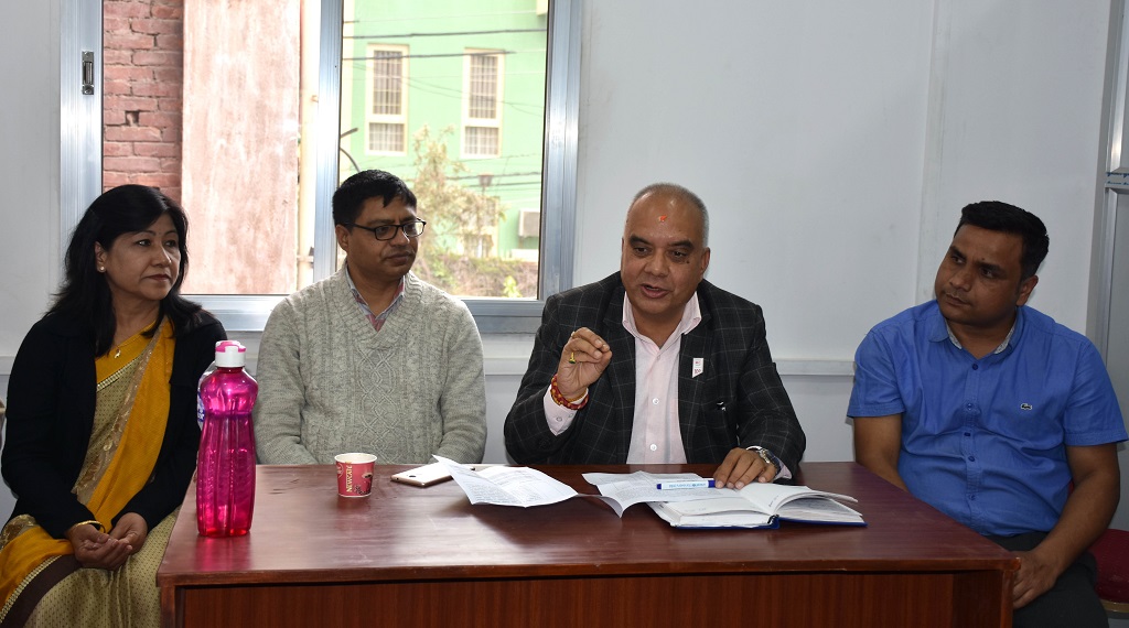 3 briefing to visiting journalist at new centre of nepal redcross blood bank