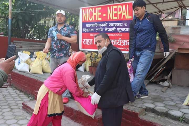 NICHE NEPAL donate food in lock down period