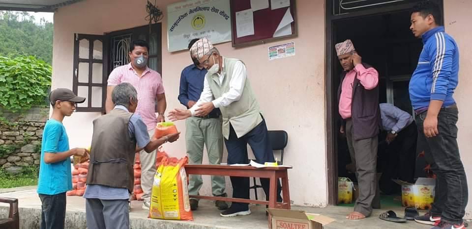 covid 19 lockdown janakalyan youth club food donate to 252 family in bidur municipality ward 7