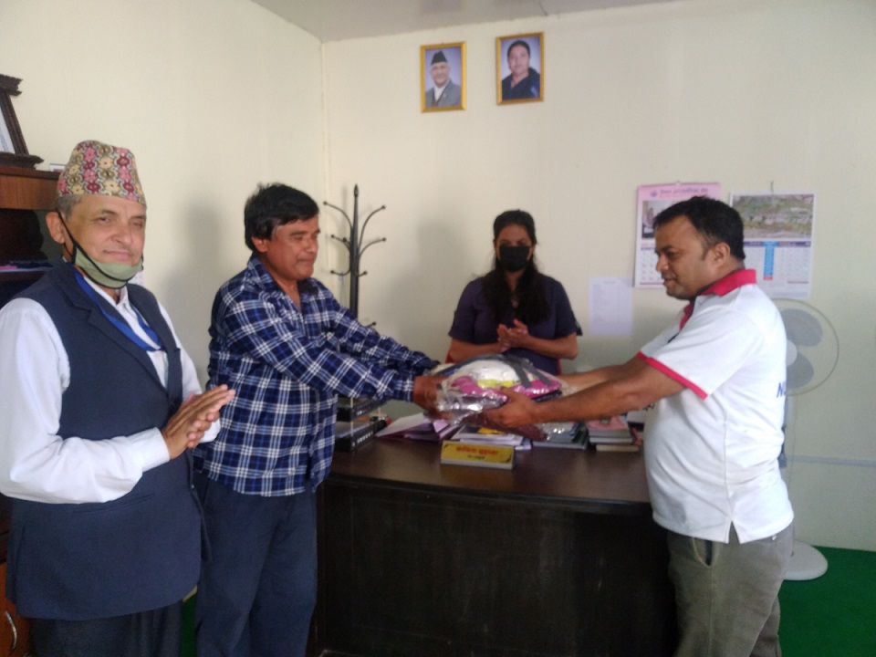 nepal trade union nepali congress nuwakot donate ppe to belkotgadhi health post