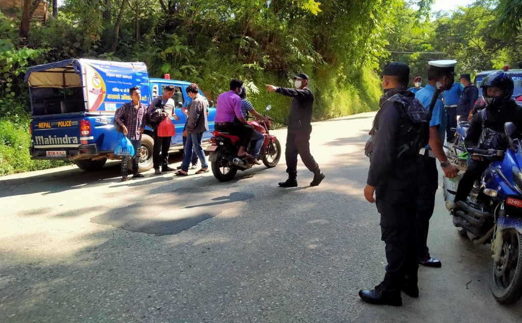 nuwakot police arrested to civilian, who aren't wearing a mask