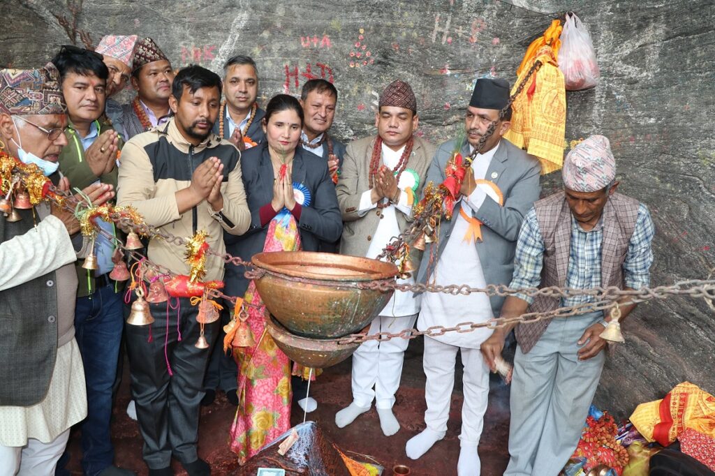 dupcheshwor mahadev madir puja