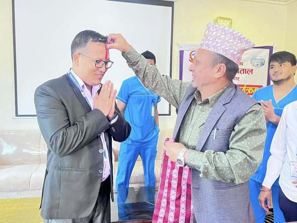 dr rajendra lama medial superintendent of trishuli hospital nuwakot