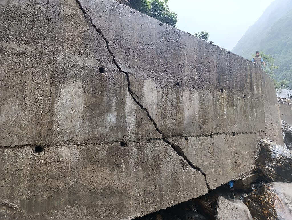 crack bridge