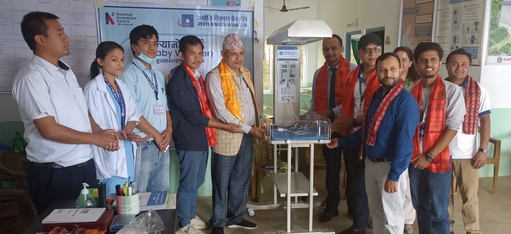 अस्पताललाई ‘बेबि वार्मर’ हस्तान्तरण
