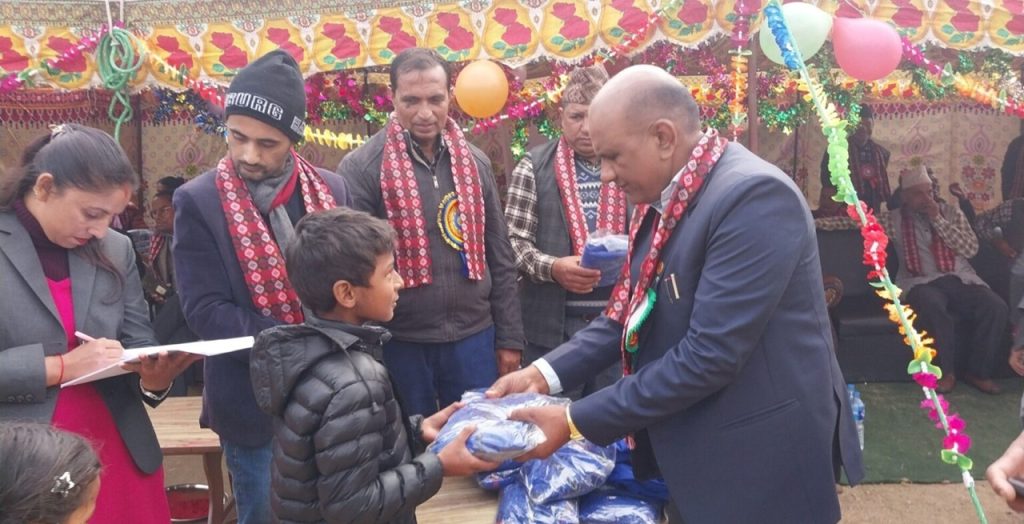 diyalo foundation distribute warm clothes in Mahadev Secondary School