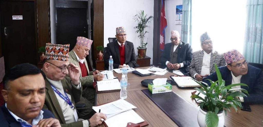 Finance Minister directs to find solutions by prioritizing the financial sector