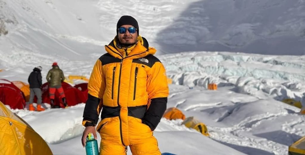 Ari khadka in Mt Everest