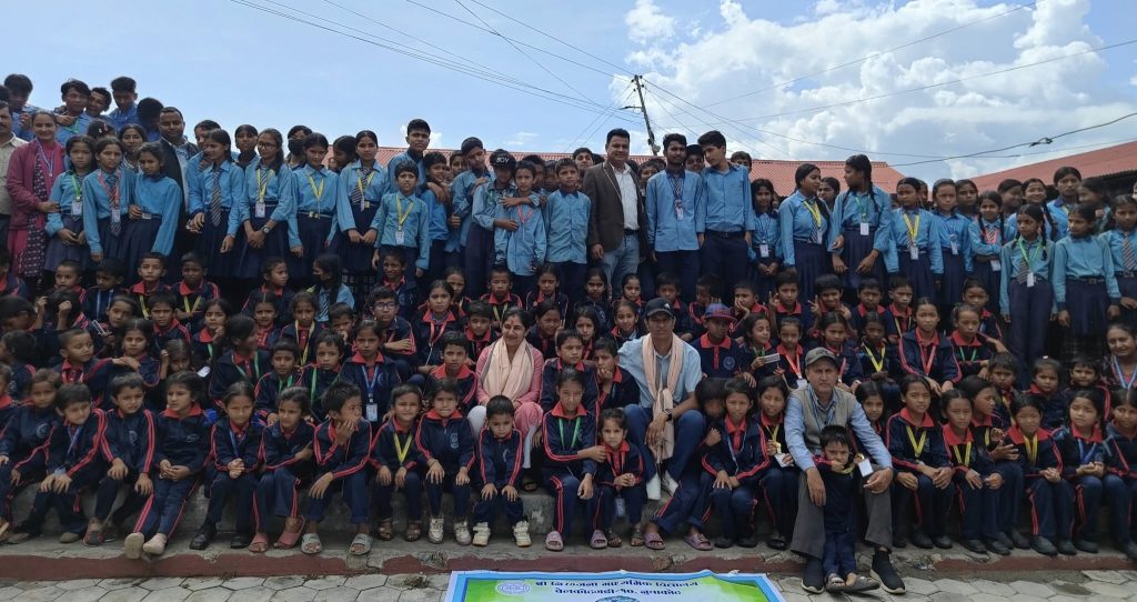student dress distribution in Niranjana Secondary School
