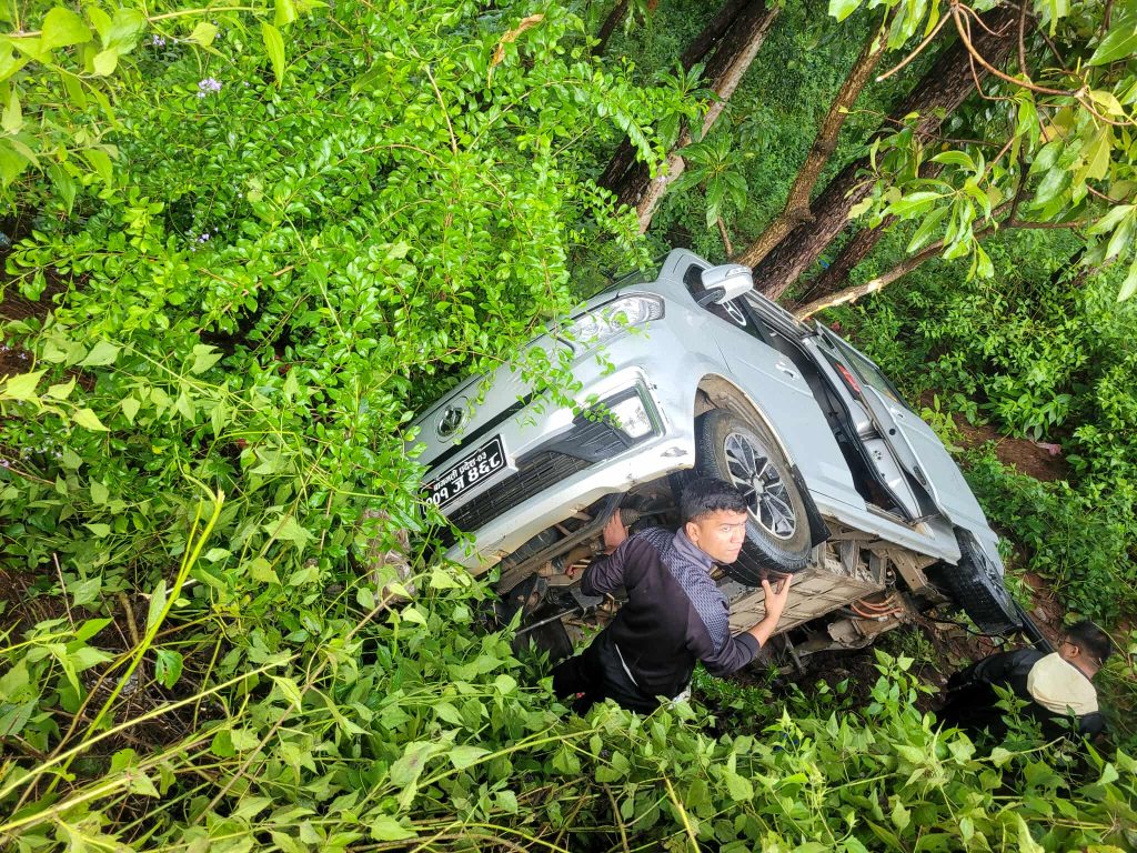 ev van accident in Majhitar Nuwakot