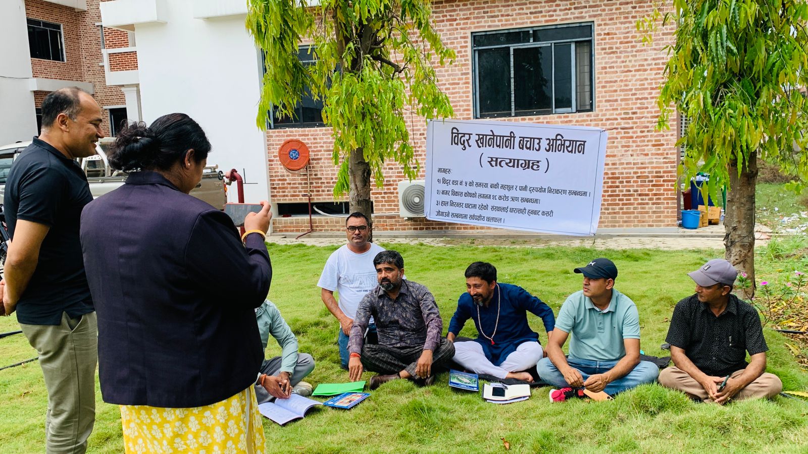 विदुर खानेपानी जोगाउन सचिव रिमालको ‘सत्याग्रह’, उपप्रमुखले उल्टै राखिन् माग