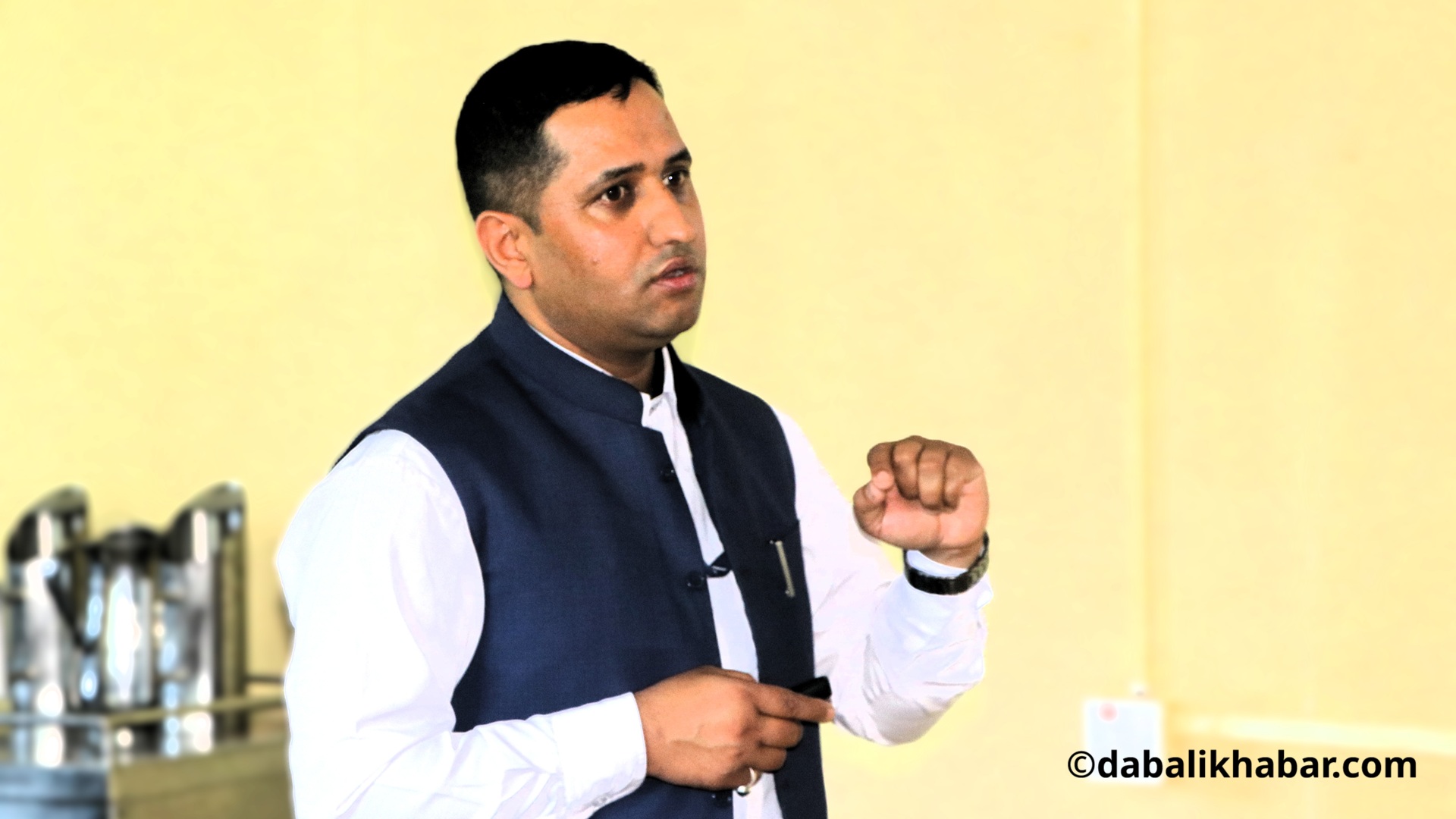 भौतिक पूर्वाधार र जनशक्तिको अभाव मुख्य बाधक: प्रधानाध्यापक पाण्डे