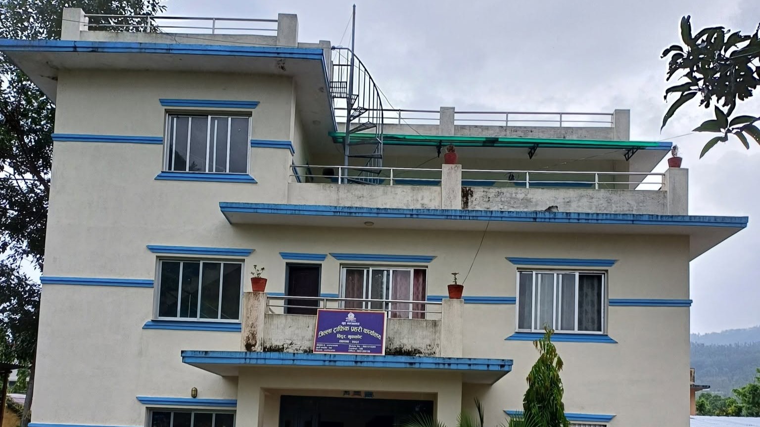 चालकहरूलाई कागजपत्र फिर्ता लैजान ट्राफिक प्रहरीको ताकेता