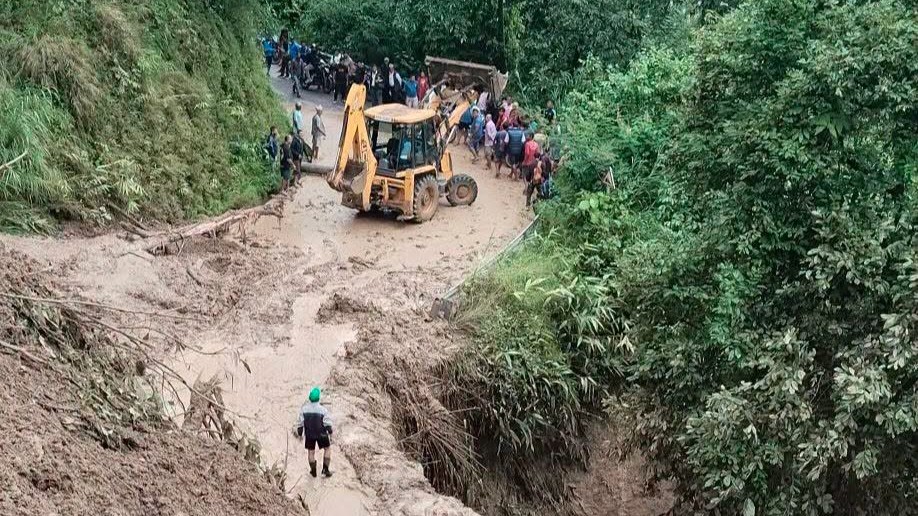 टोखा–छहरे सडक खण्डमा राति यात्रा गर्न रोक