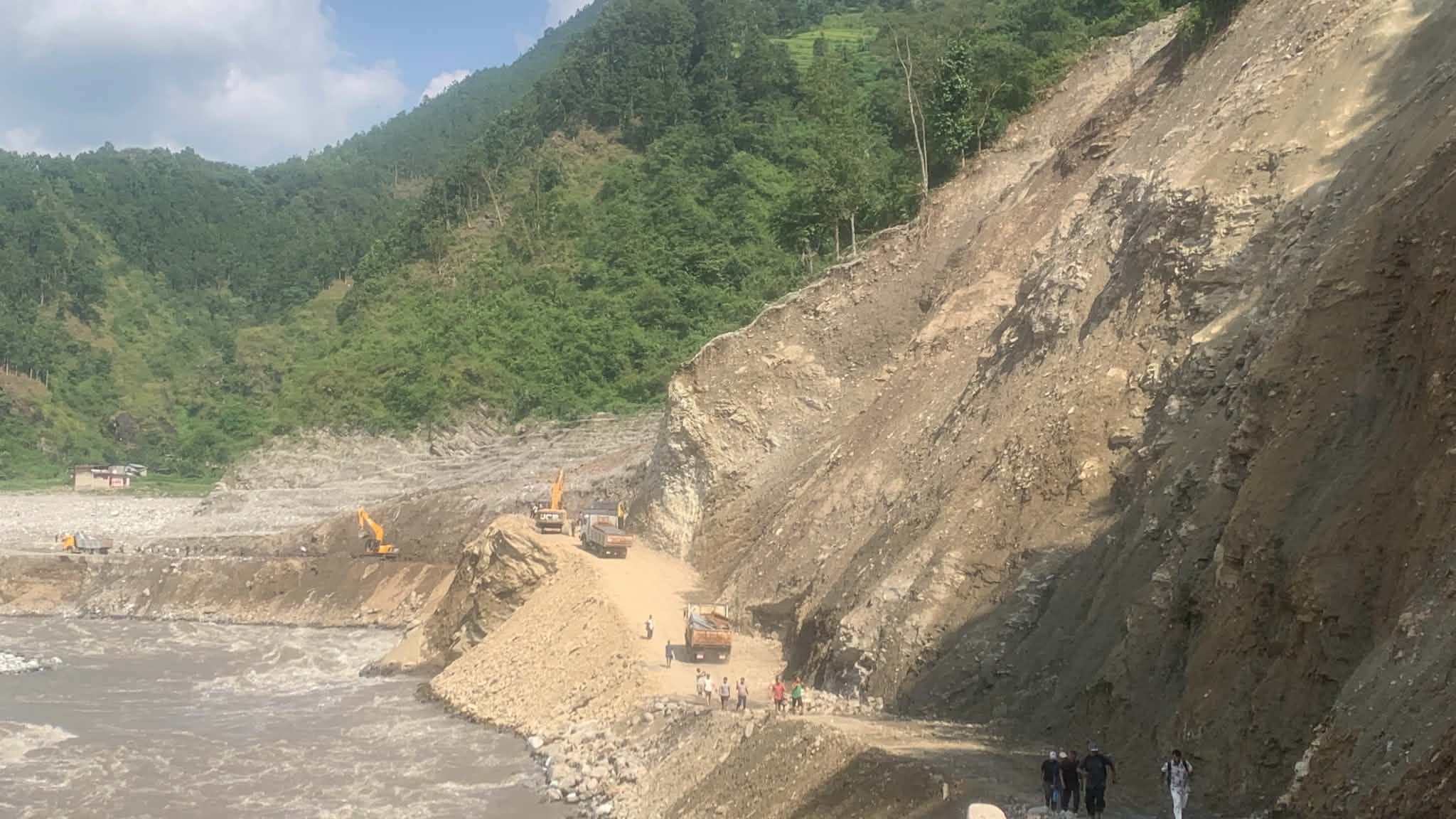 आगिटार-बेत्रावती सडकखण्ड अवरुद्ध