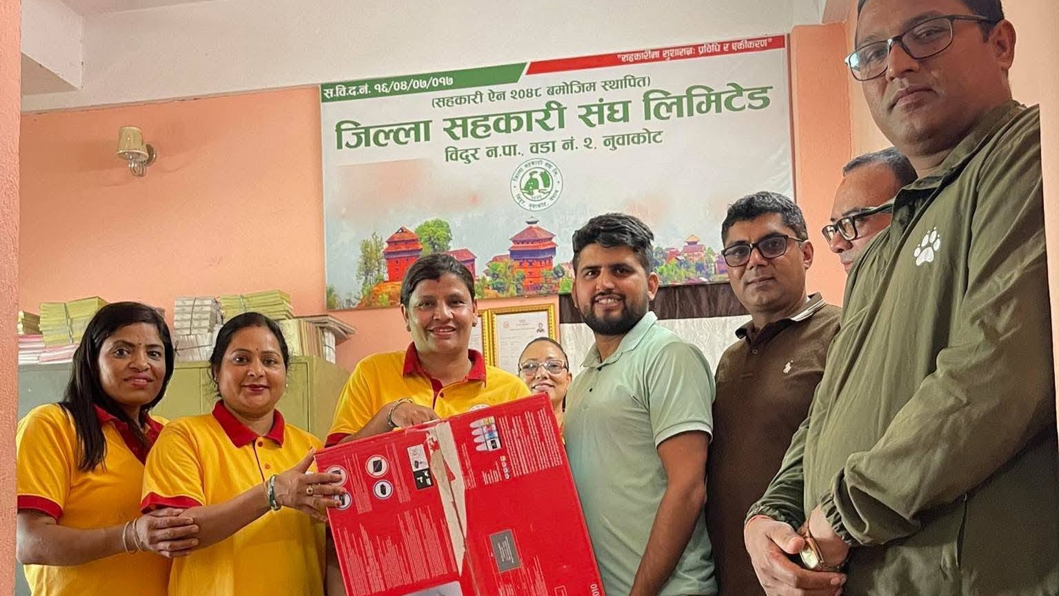 बाढीपीडित दुई सहकारीलाई प्रिन्टर सहयोग